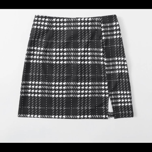 Skirts - Picture 2 of 10